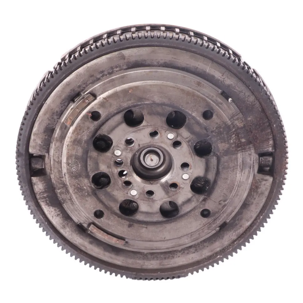 OM651.955 Diesel Cambio a doppia massa volanica per Mercedes W906 con numero di parte A6510305105 Mercedes W906 OM651.955 Diesel Cambio a doppia massa volanica - SKU A6510305105 - Numero di parte A6510305105