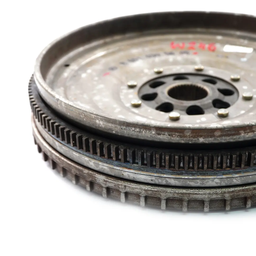 OM651 Zweimassenschwungrad-Getriebe Automatik für Mercedes W176 W246 mit Teilenummer A6510305605 Mercedes W176 W246 OM651 Zweimassenschwungrad-Getriebe Automatik - SKU A6510305605 - Teilenummer A6510305605