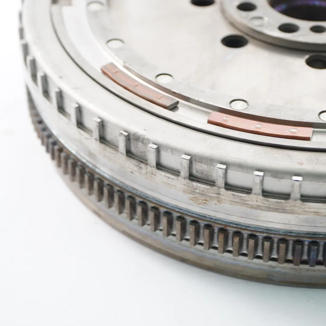 OM651 Koło Zamachowe Dwumasowe do Mercedes W176 o numerze A6510305805 Mercedes W176 OM651 Koło Zamachowe Dwumasowe - SKU A6510305805 - Numer Części A6510305805