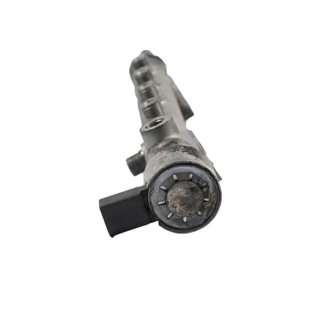 Fuel Rail Mercedes W204 C207 W212 W906 OM651 Inyeccion Alta Presion - SKU A6510700495 - Número de pieza A6510700495