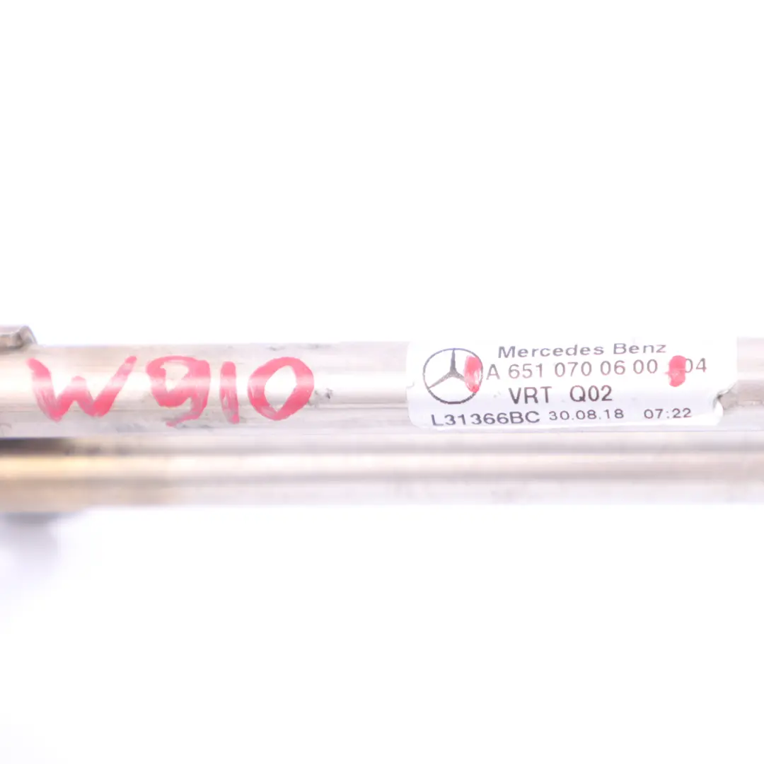 OM651 Tubo de retorno de combustible Manguera para Mercedes W910 con número de pieza A6510700600 Mercedes W910 OM651 Tubo de retorno de combustible Manguera - SKU A6510700600 - Número de pieza A6510700600