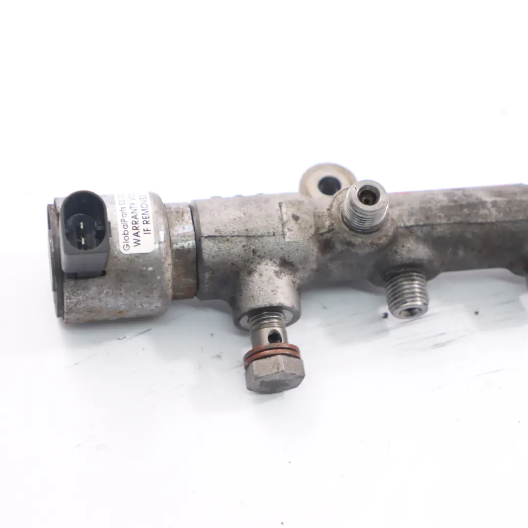 OM651 Diesel Injection Rail Alta Pressione per Mercedes W204 con numero di parte A6510700700 Mercedes W204 OM651 Diesel Injection Rail Alta Pressione - SKU A6510700700 - Numero di parte A6510700700