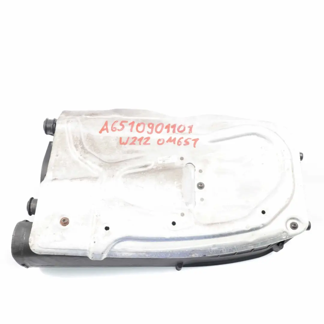 Filtro aria box Mercedes W204 OM651 Diesel silenziatore custodia per con numero di parte A6510901101 Filtro aria box Mercedes W204 OM651 Diesel silenziatore custodia - SKU A6510901101 - Numero di parte A6510901101