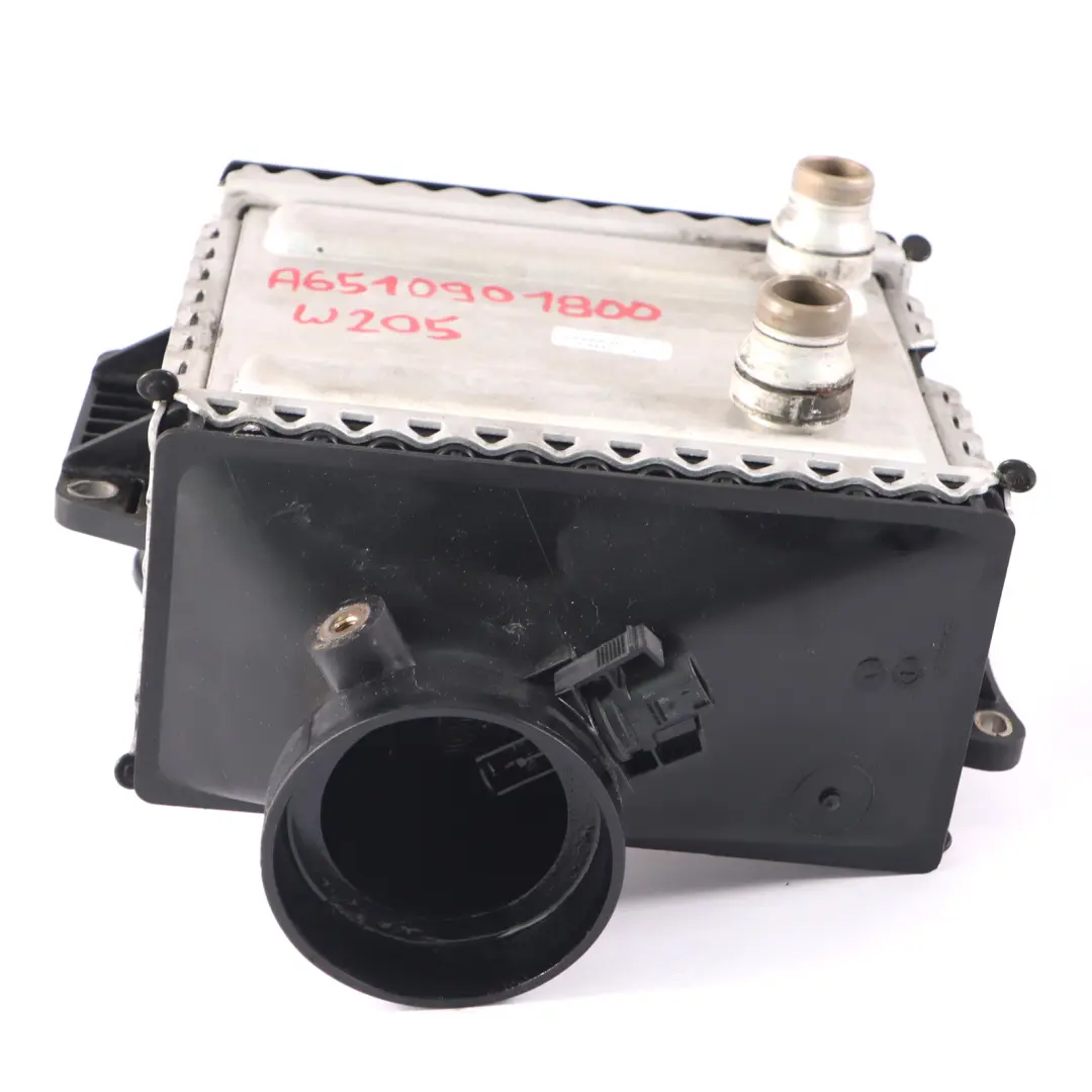 OM651 Raffreddatore aria di carica per Intercooler Mercedes W205 Diesel con numero di parte A6510900314 Intercooler Mercedes W205 Diesel OM651 Raffreddatore aria di carica - SKU A6510901800 - Numero di parte A6510900314
