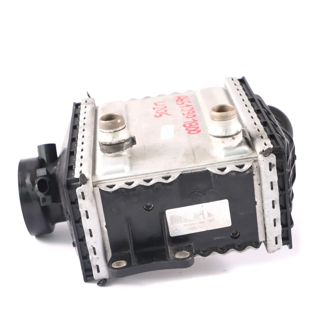 OM651 Refroidisseur d'air de charge pour Intercooler Mercedes W205 Diesel à propos du numéro de pièce A6510900314 Intercooler Mercedes W205 Diesel OM651 Refroidisseur d'air de charge - SKU A6510901800 - Numéro de pièce A6510900314