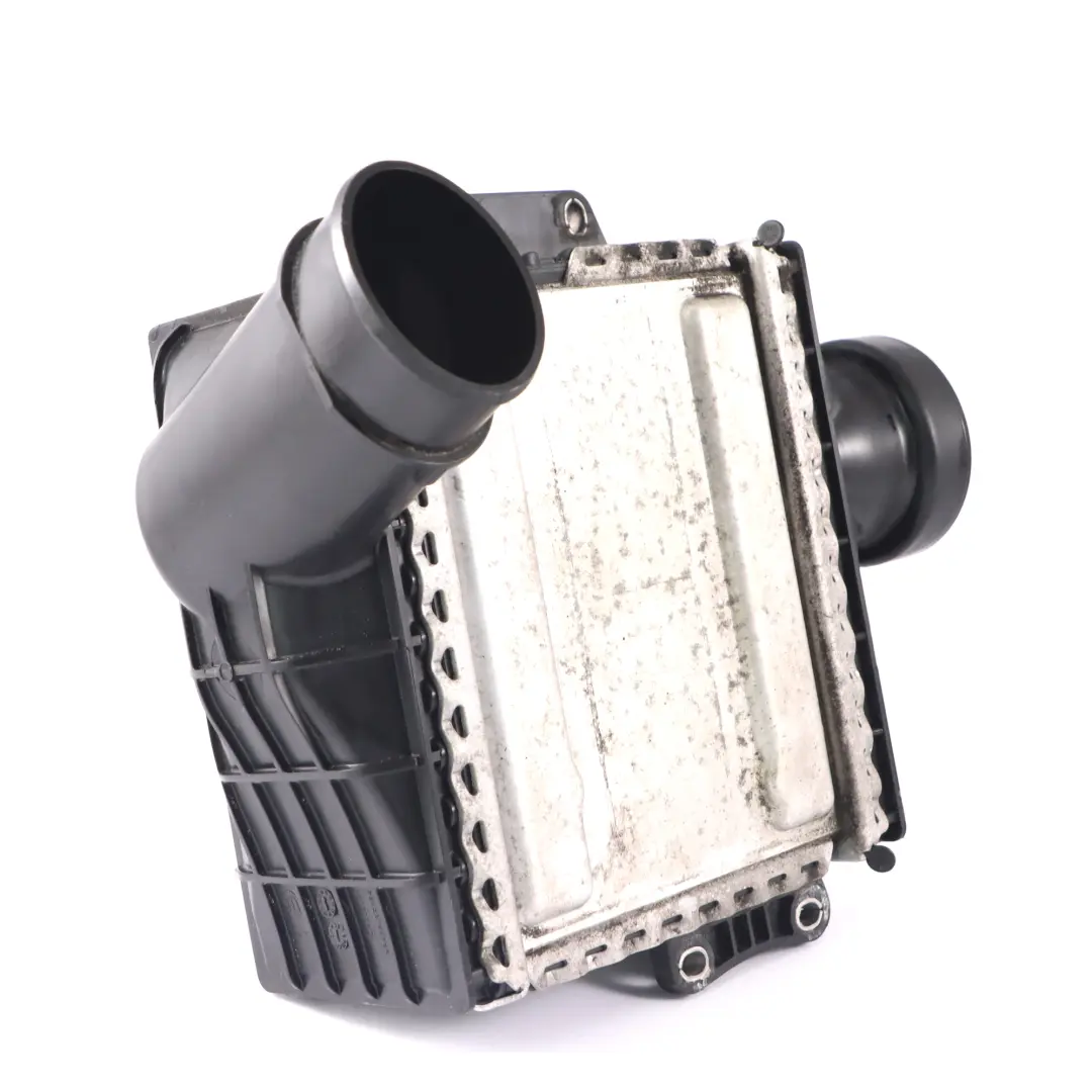 OM651 Charge Air Cooler to Intercooler Mercedes W205 Diesel with Part number A6510900314 Intercooler Mercedes W205 Diesel OM651 Charge Air Cooler - SKU A6510901800 - Part number A6510900314