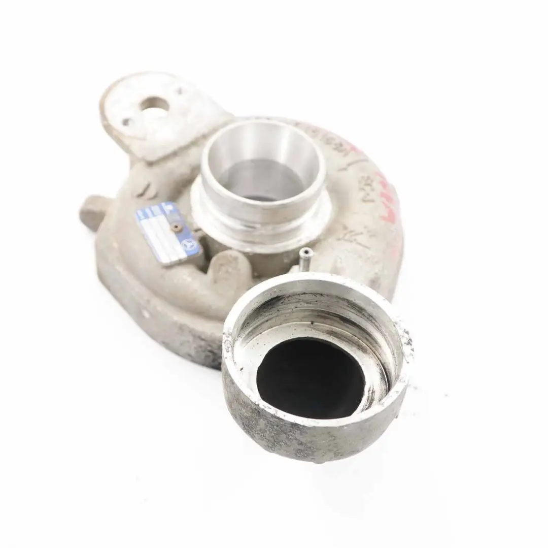 Turbocompressore Mercedes W906 OM651.955 Alloggiamento Tubo Parte per con numero di parte A6510906380 Turbocompressore Mercedes W906 OM651.955 Alloggiamento Tubo Parte - SKU A6510906380-2 - Numero di parte A6510906380