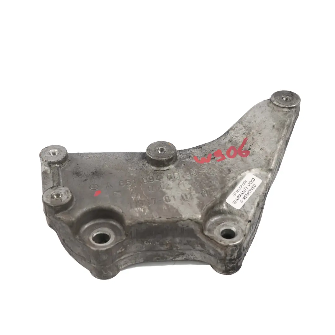 Mercedes W906 OM651 Support de support de RGE Roulement - SKU A6510940039 - Numéro de pièce A6510940039