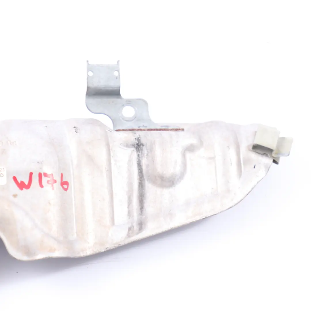 OM651 Plaque protection thermique collecteur d'échappement turbo pour Mercedes W176 à propos du numéro de pièce A6510961068 Mercedes W176 OM651 Plaque protection thermique collecteur d'échappement turbo - SKU A6510961068 - Numéro de pièce A6510961068