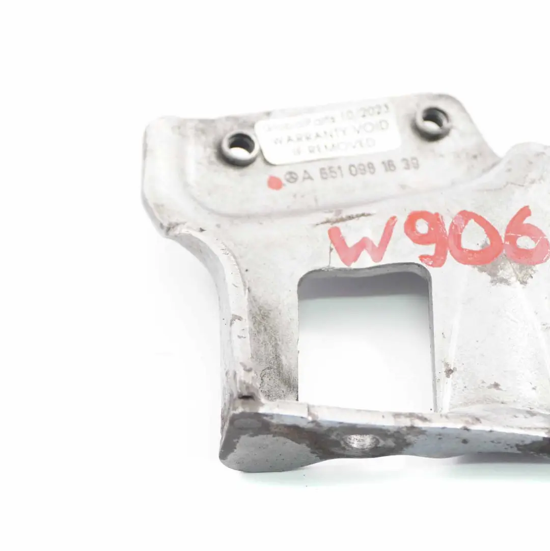 Mercedes Sprinter W906 OM651 Support de fixation réservoir à vide - SKU A6510981639 - Numéro de pièce A6510981639