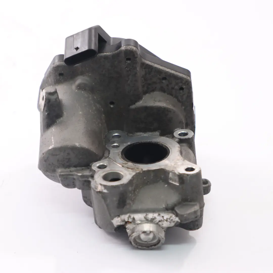 Valvola EGR Mercedes W906 Diesel OM651 EGR Per Passo By Pass per con numero di parte A6511400660 Valvola EGR Mercedes W906 Diesel OM651 EGR Per Passo By Pass - SKU A6511400660 - Numero di parte A6511400660