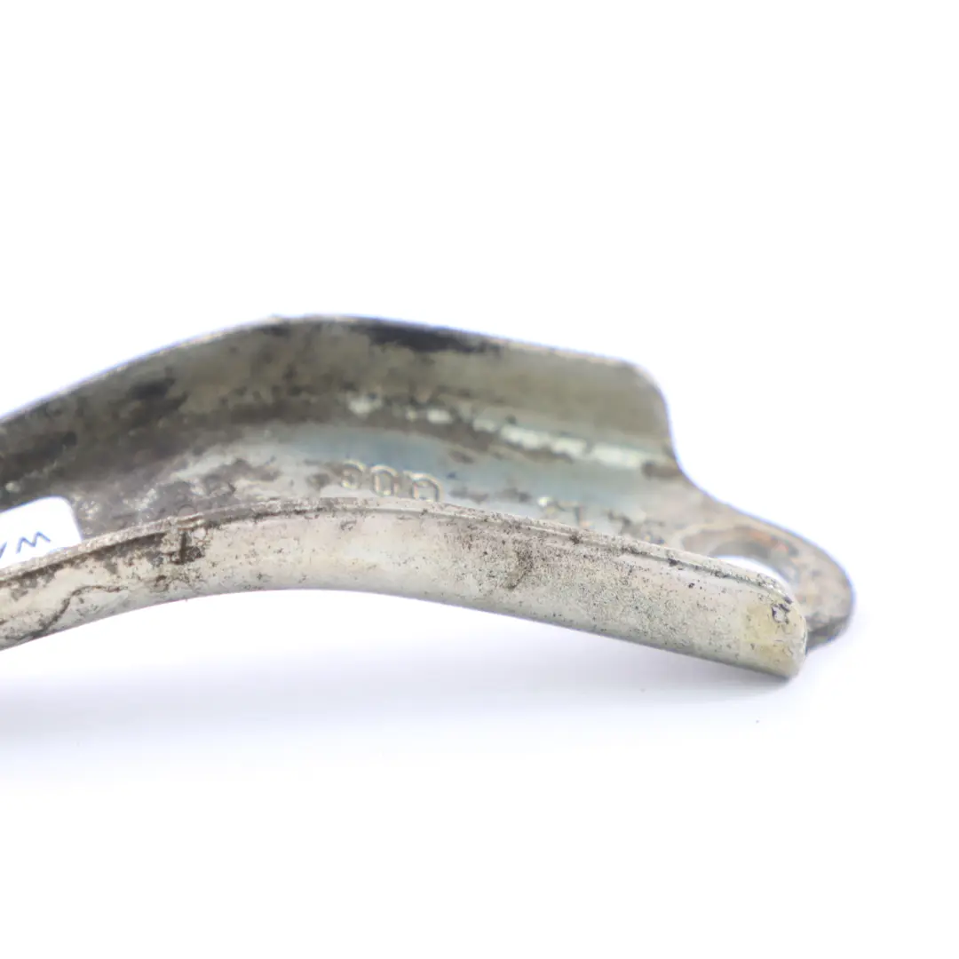 OM651 Uchwyt Rury Zaworu EGR do MERCEDES W204 W906 W639 Diesel o numerze A6511410340 MERCEDES W204 W906 W639 Diesel OM651 Uchwyt Rury Zaworu EGR - SKU A6511410340 - Numer Części A6511410340