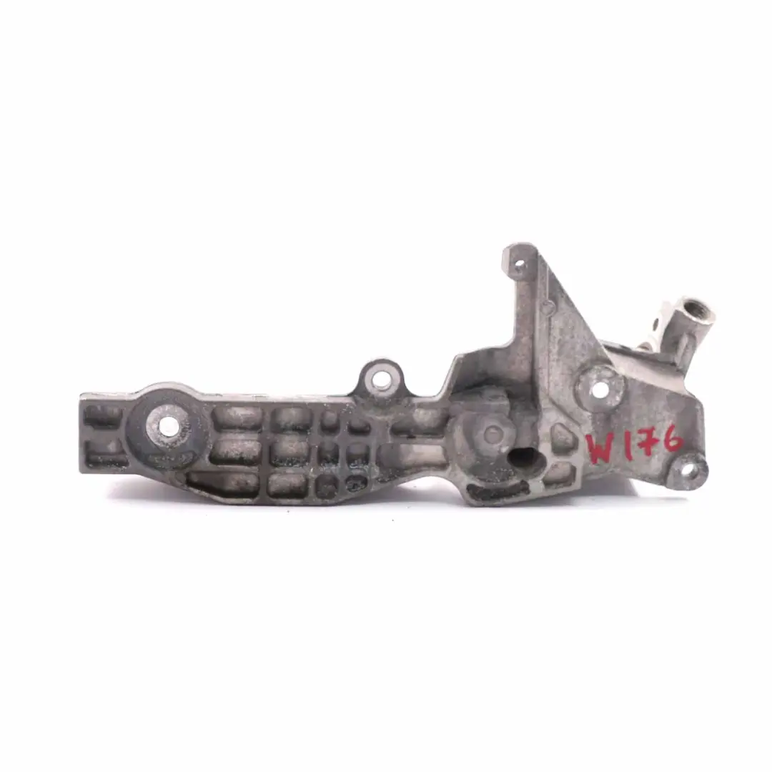  Soporte válvula EGR Mercedes W176 W246 OM651 montaje refrigerador - SKU A6511420200 - Número de pieza A6511420200