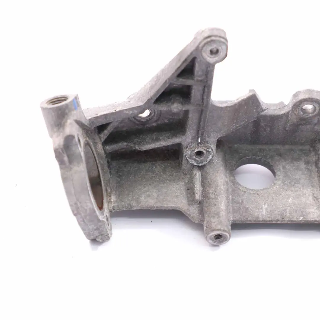 Staffa valvola EGR Mercedes W176 OM651 Supporto montaggio radiatore per con numero di parte A6511420200 Staffa valvola EGR Mercedes W176 OM651 Supporto montaggio radiatore - SKU A6511420200 - Numero di parte A6511420200