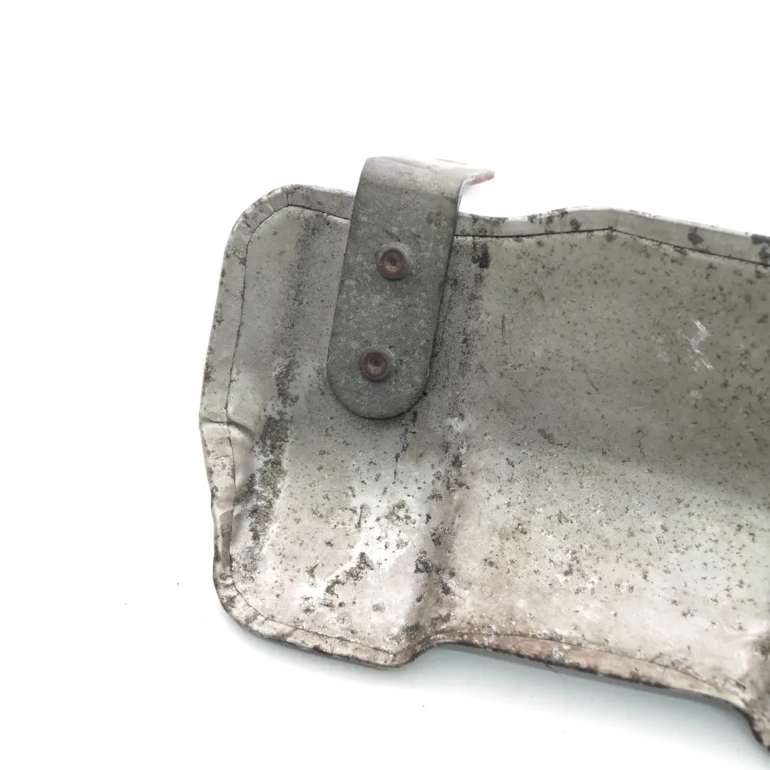 OM651 Hitzeschild Abdeckplatte Abgaskrümmer für Mercedes Sprinter W906 mit Teilenummer A6511420220 Mercedes Sprinter W906 OM651 Hitzeschild Abdeckplatte Abgaskrümmer - SKU A6511420220 - Teilenummer A6511420220