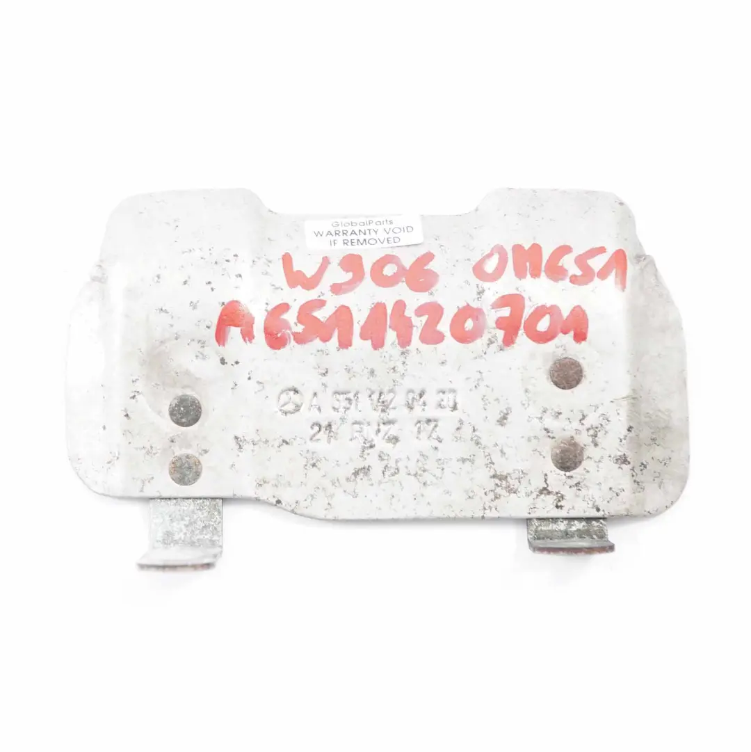 OM651 Hitzeschild Abdeckplatte Abgaskrümmer A6511420420 für Mercedes W639 W906 mit Teilenummer A6511420700 Mercedes W639 W906 OM651 Hitzeschild Abdeckplatte Abgaskrümmer A6511420420 - SKU A6511420700 - Teilenummer A6511420700