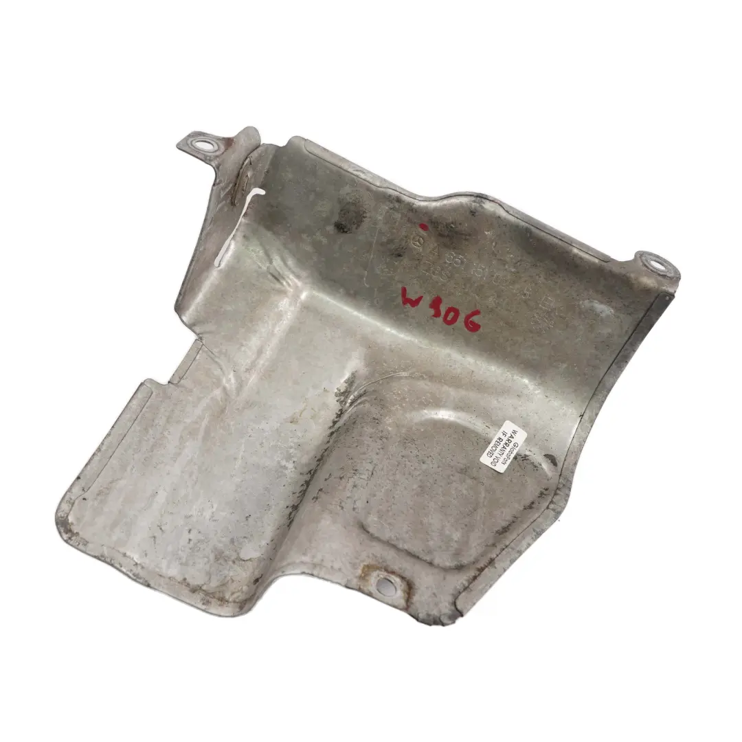 Plaque Protection Résistante Chaleur Démarreur OM651 pour Mercedes W906 à propos du numéro de pièce A6511510245 Mercedes W906 Plaque Protection Résistante Chaleur Démarreur OM651 - SKU A6511510245 - Numéro de pièce A6511510245