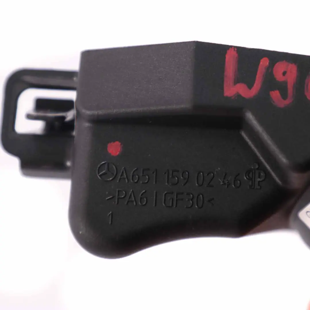  Couvercle Câblage Mercedes W204 W906 OM651 Support Conduit Moteur - SKU A6511590246 - Numéro de pièce A6511590246