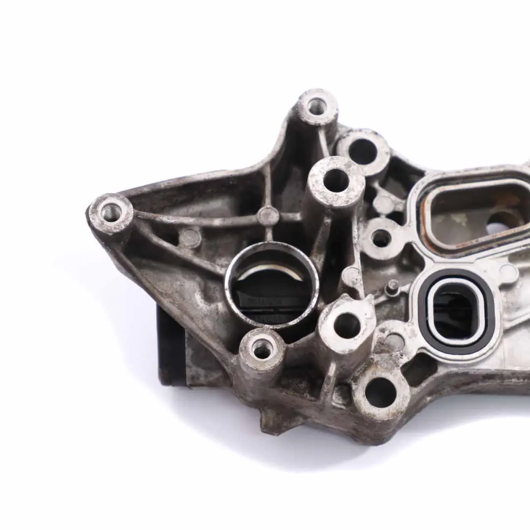 Boîtier de refroidissement Mercedes W906 Filtre à huile diesel OM651 pour à propos du numéro de pièce A6511801310 Boîtier de refroidissement Mercedes W906 Filtre à huile diesel OM651 - SKU A6511801310-1 - Numéro de pièce A6511801310