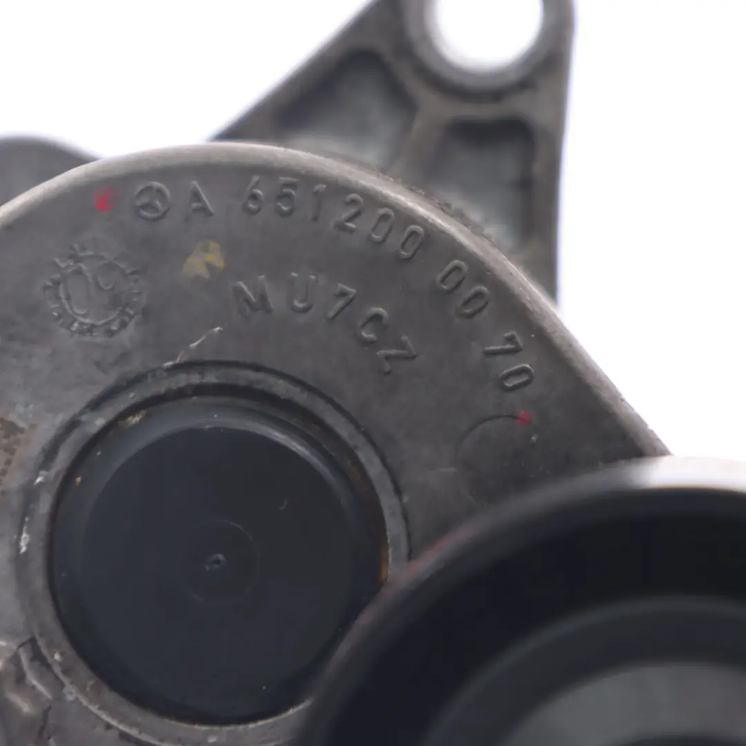 OM651 Napinacz Paska Klinowego do Mercedes W204 A207 C204 C218 o numerze A6512000070 Mercedes W204 A207 C204 C218 OM651 Napinacz Paska Klinowego - SKU A6512000070 - Numer Części A6512000070