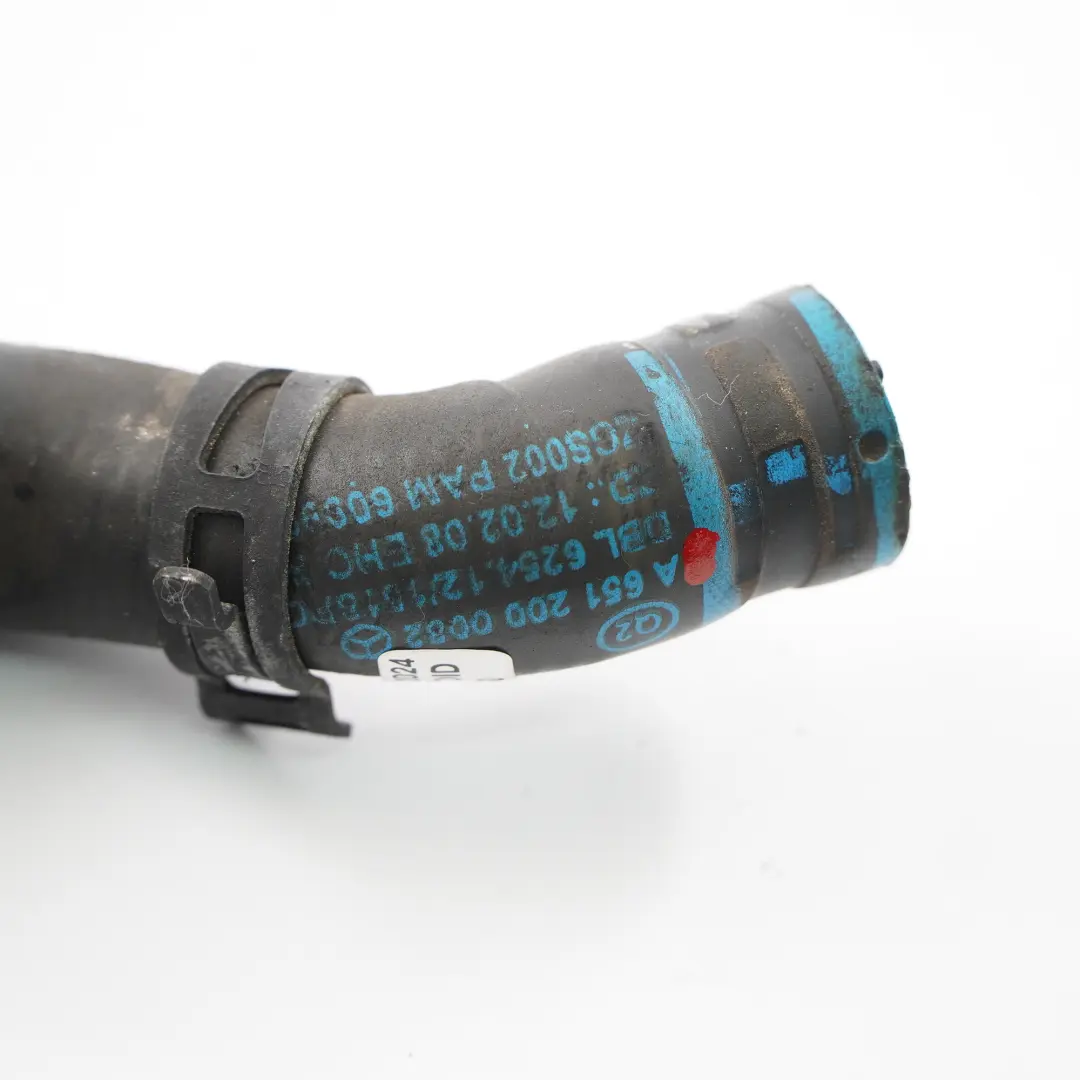 OM651 Wąż Wody Wymiennika Chłodnicy Oleju do Mercedes W176 o numerze A6512000082 Mercedes W176 OM651 Wąż Wody Wymiennika Chłodnicy Oleju - SKU A6512000082 - Numer Części A6512000082