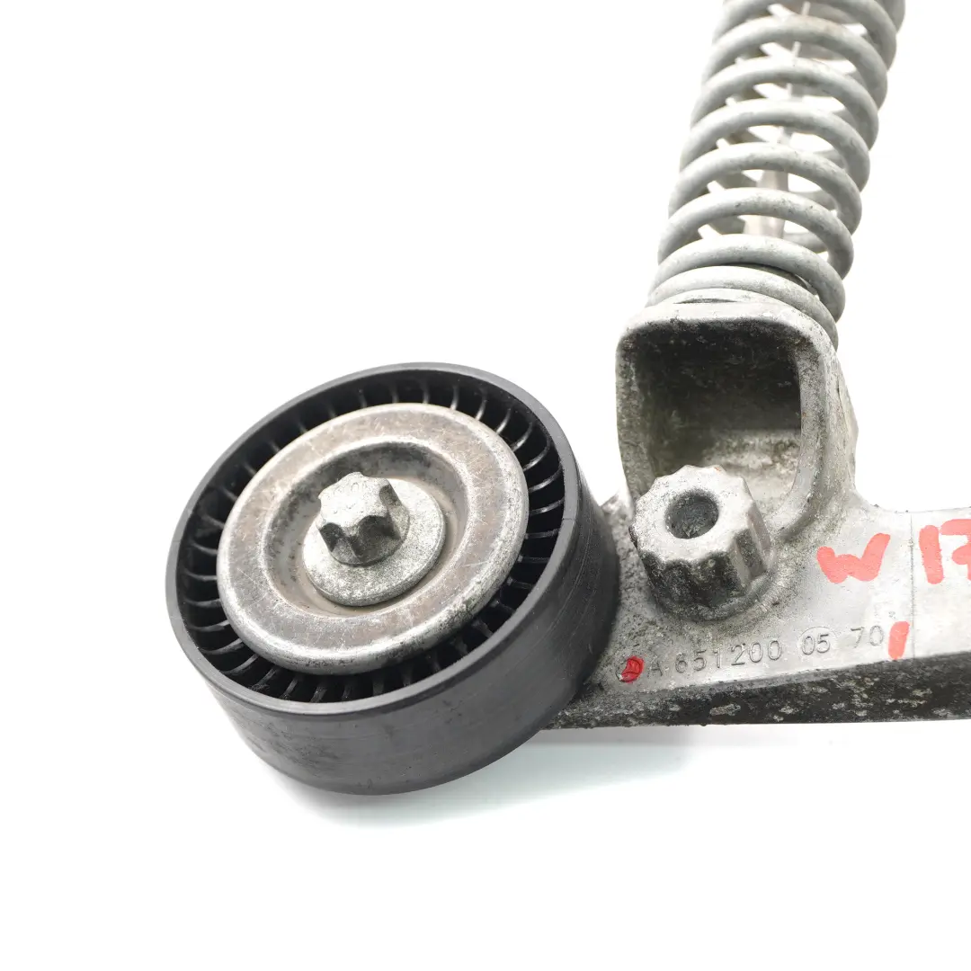 Tenditore Mercedes W176 OM651 Puleggia tendicinghia ausiliaria per con numero di parte A6512000570 Tenditore Mercedes W176 OM651 Puleggia tendicinghia ausiliaria - SKU A6512000570 - Numero di parte A6512000570