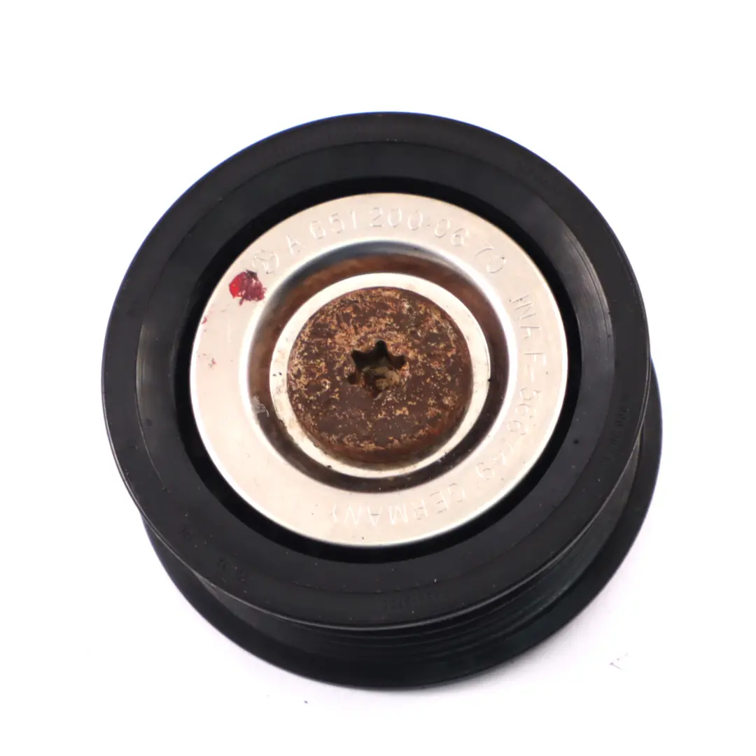 Puleggia guida folle Mercedes W639 W906 OM651 cinghia ausiliaria per con numero di parte A6512000670 Puleggia guida folle Mercedes W639 W906 OM651 cinghia ausiliaria - SKU A6512000670 - Numero di parte A6512000670