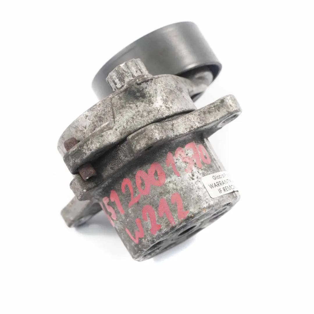 Napinacz Paska Klinowego OM651 do Mercedes W204 W212 o numerze A6512001370 Mercedes W204 W212 Napinacz Paska Klinowego OM651 - SKU A6512001370 - Numer Części A6512001370