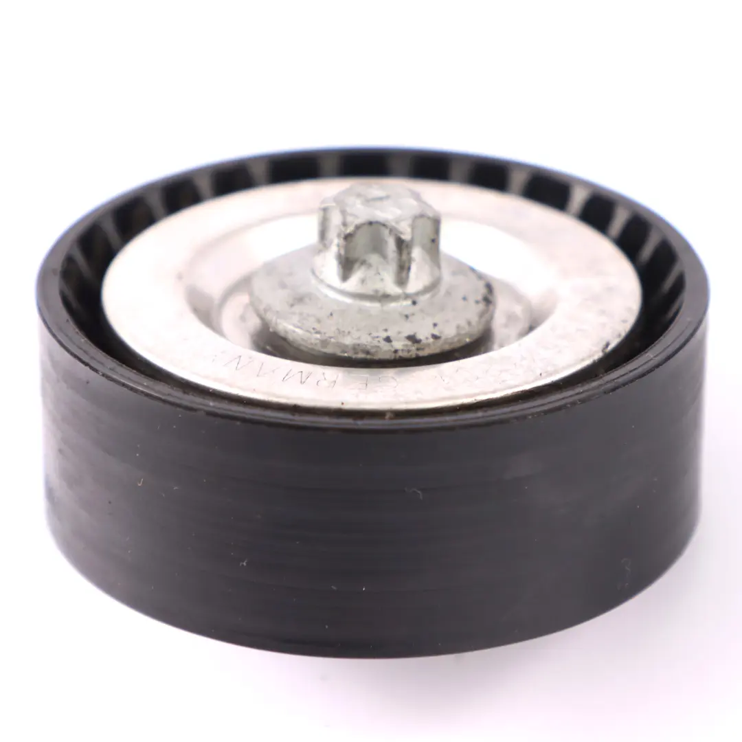 Puleggia guida Mercedes W176 OM651 Puleggia cinghia ausiliaria per con numero di parte A6512001470 Puleggia guida Mercedes W176 OM651 Puleggia cinghia ausiliaria - SKU A6512001470 - Numero di parte A6512001470