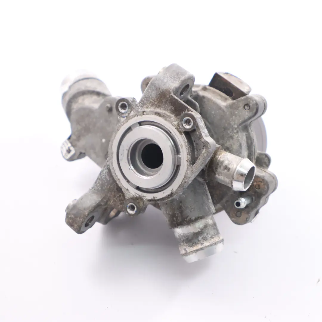 OM651 Pompa acqua Pompa circolazione refrigerante per Mercedes W910 con numero di parte A6512001607 Mercedes W910 OM651 Pompa acqua Pompa circolazione refrigerante - SKU A6512001707 - Numero di parte A6512001607