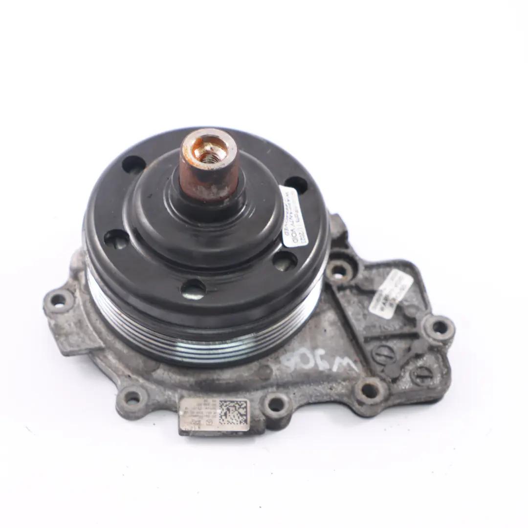 Moteur Pompe à Eau Pompe à Liquide Refroidissement pour Mercedes W906 CDI à propos du numéro de pièce A6512002002 Mercedes W906 CDI Moteur Pompe à Eau Pompe à Liquide Refroidissement - SKU A6512002002 - Numéro de pièce A6512002002
