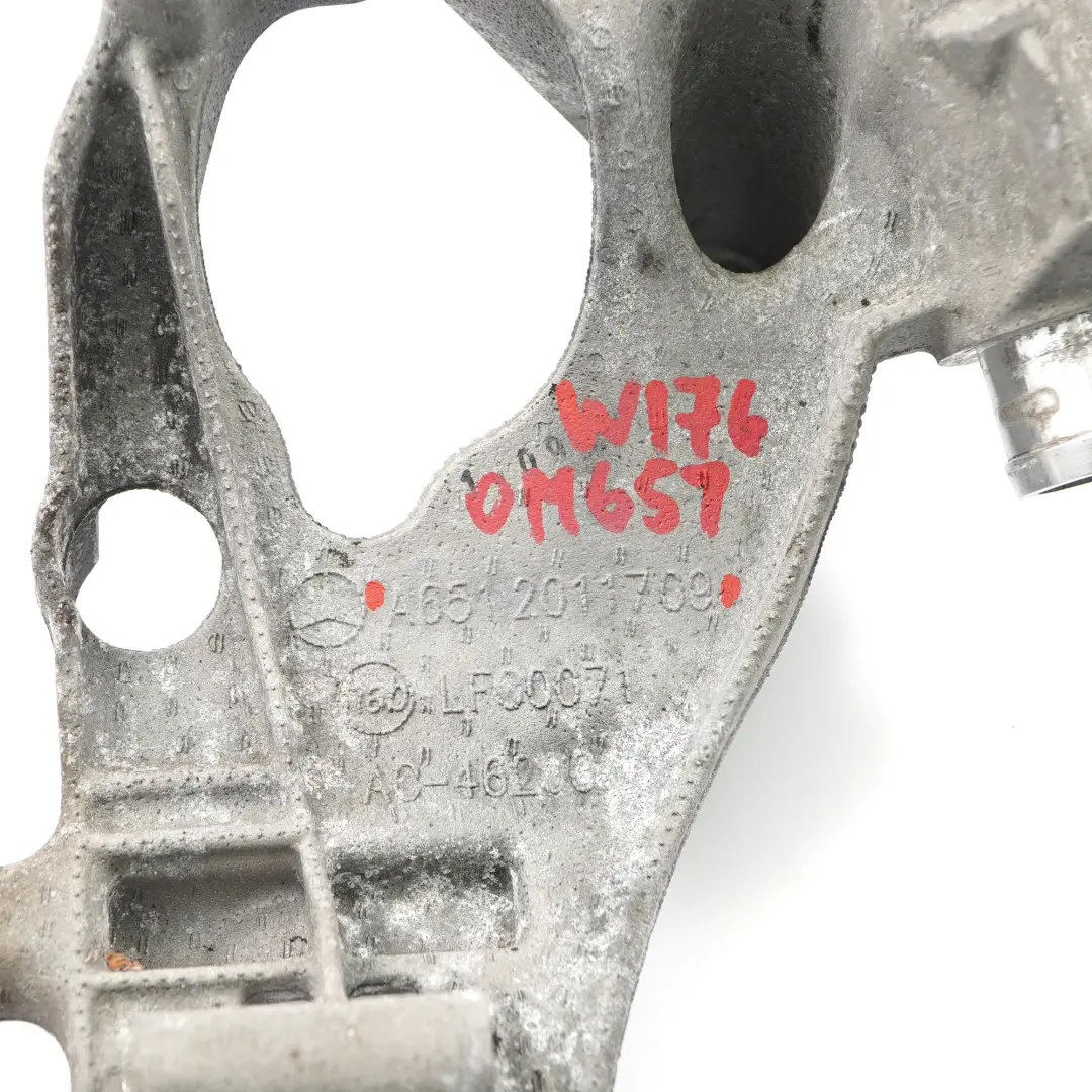  Soporte Alternador Mercedes W176 W246 OM651 Soporte - SKU A6512011709 - Número de pieza A6512011709
