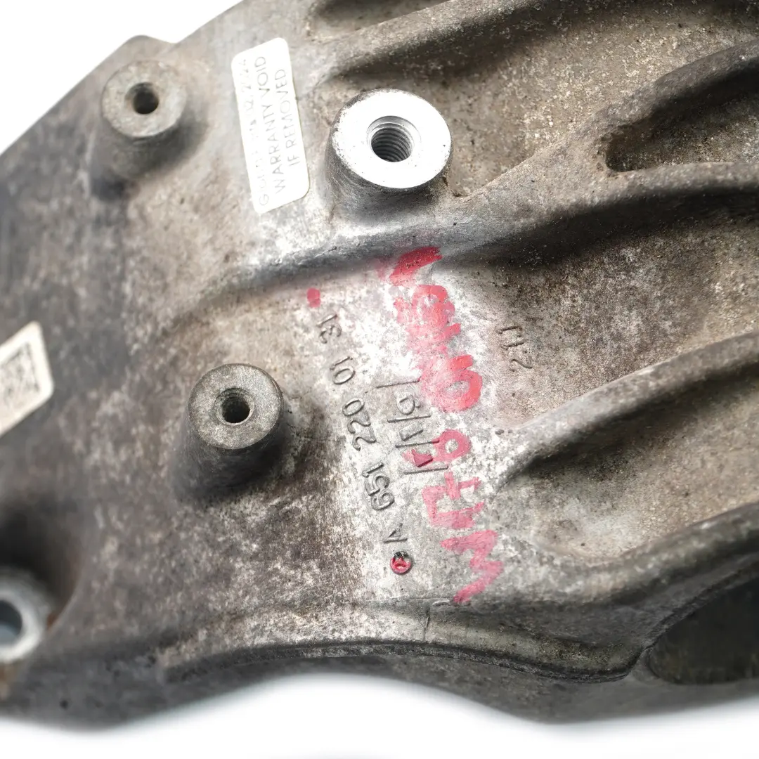 Supporto albero motore Mercedes W176 OM651 Supporto staffa destra per con numero di parte A6512200131 Supporto albero motore Mercedes W176 OM651 Supporto staffa destra - SKU A6512200131 - Numero di parte A6512200131