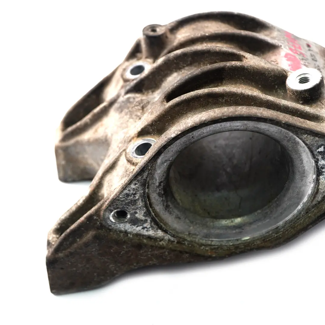 Driveshaft Mount Mercedes W176 W246 OM651 Right O/S Bracket Support to with Part number A6512200131 Driveshaft Mount Mercedes W176 W246 OM651 Right O/S Bracket Support - SKU A6512200131 - Part number A6512200131