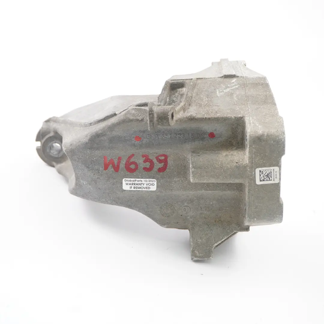 OM651 Diesel Motor halterung links für Mercedes Vito Viano W639 mit Teilenummer A6512231504 Mercedes Vito Viano W639 OM651 Diesel Motor halterung links - SKU A6512231504 - Teilenummer A6512231504
