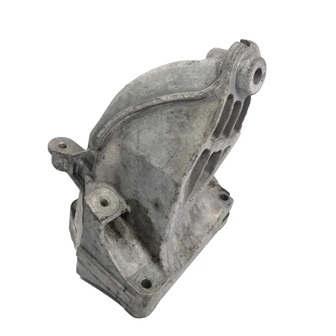 Mercedes-Benz W906 OM651 Links Motorlager Motorabdeckung Halterung für mit Teilenummer A6512231704 Mercedes-Benz W906 OM651 Links Motorlager Motorabdeckung Halterung - SKU A6512231704 - Teilenummer A6512231704