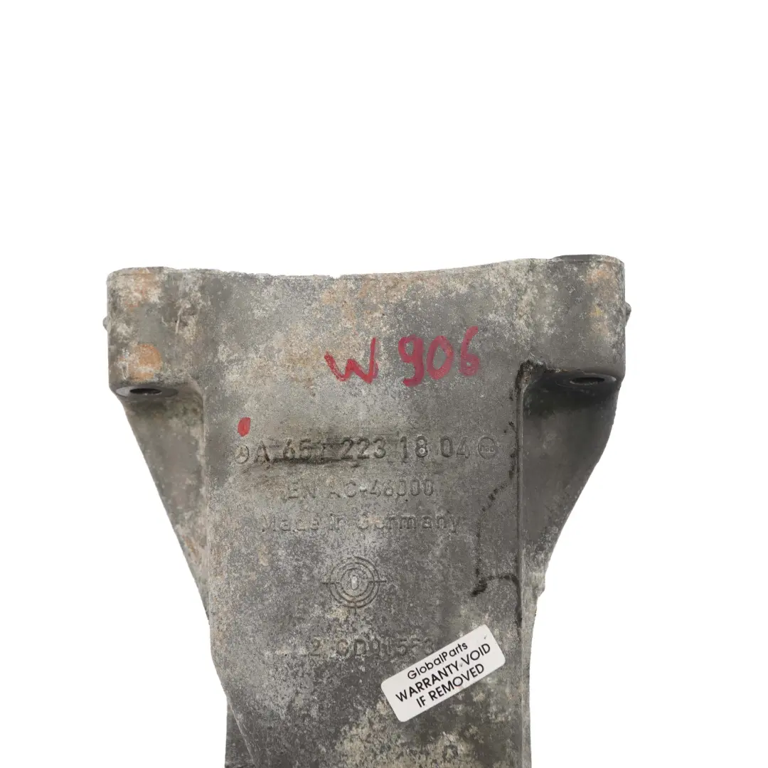 Bancada Motor Mercedes W906 OM651 Derecha Soporte Rodamiento para con número de pieza A6512231804 Bancada Motor Mercedes W906 OM651 Derecha Soporte Rodamiento - SKU A6512231804 - Número de pieza A6512231804