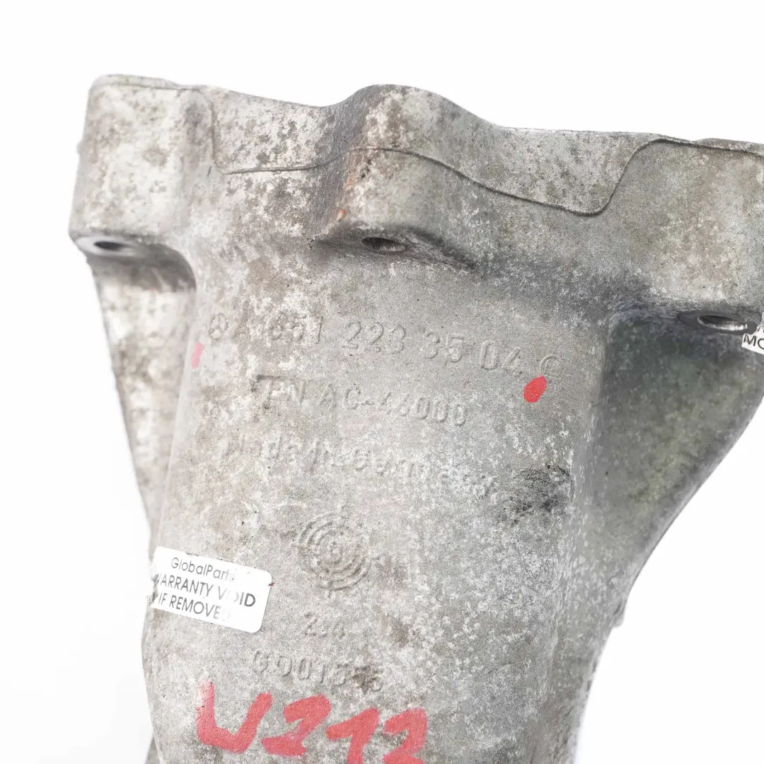 Bancada Motor Mercedes W204 OM651 Derecho Soporte Rodamiento para con número de pieza A6512233504 Bancada Motor Mercedes W204 OM651 Derecho Soporte Rodamiento - SKU A6512233504 - Número de pieza A6512233504