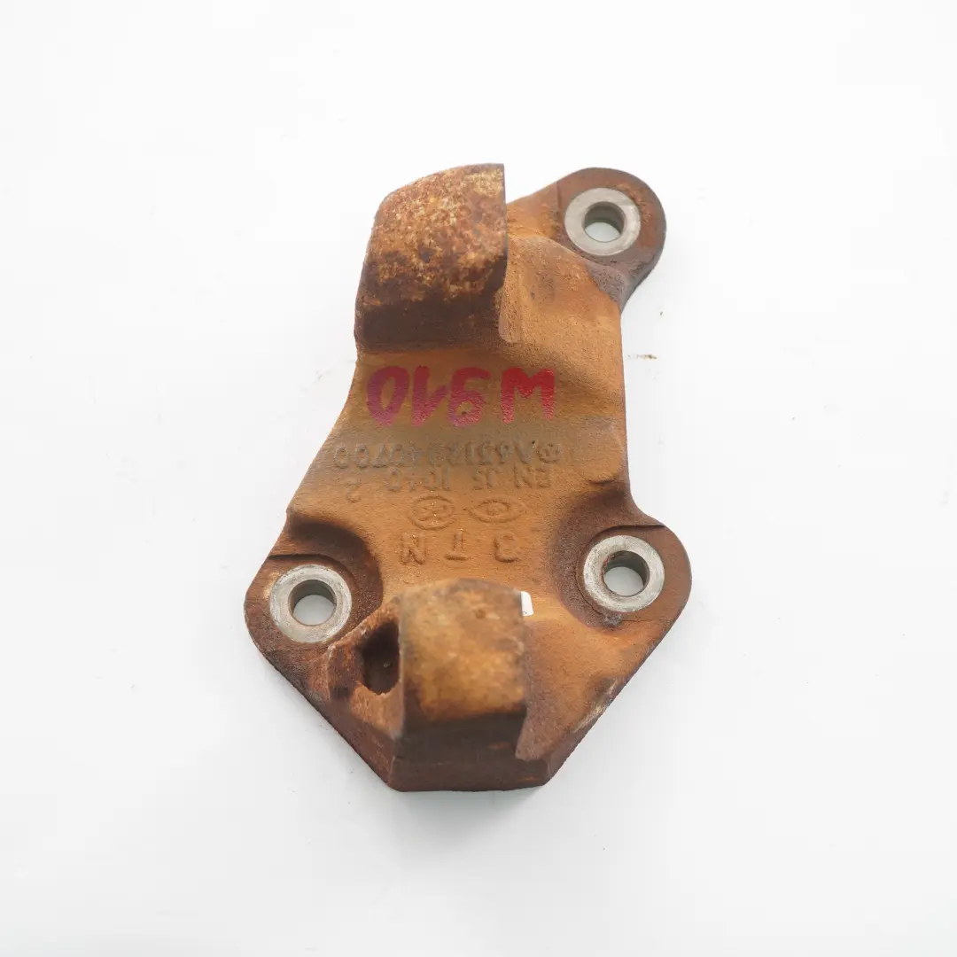 OM651 Łapa Wspornik Silnika do Mercedes Sprinter W910 o numerze A6512240700 Mercedes Sprinter W910 OM651 Łapa Wspornik Silnika - SKU A6512240700 - Numer Części A6512240700