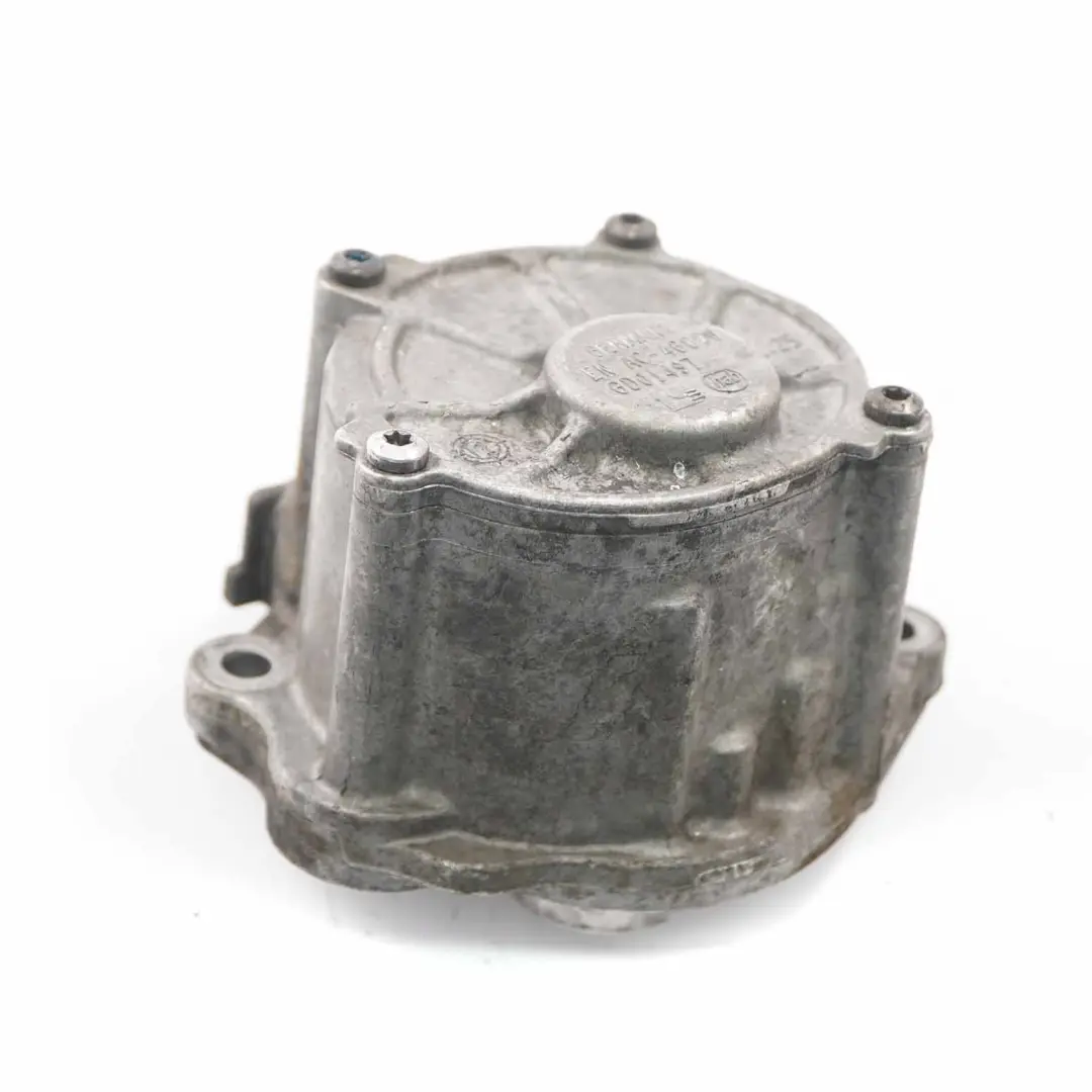 OM651 Diesel Vacuum Pump to Mercedes W639 W906 with Part number A6512300565 Mercedes W639 W906 OM651 Diesel Vacuum Pump - SKU A6512300565 - Part number A6512300565