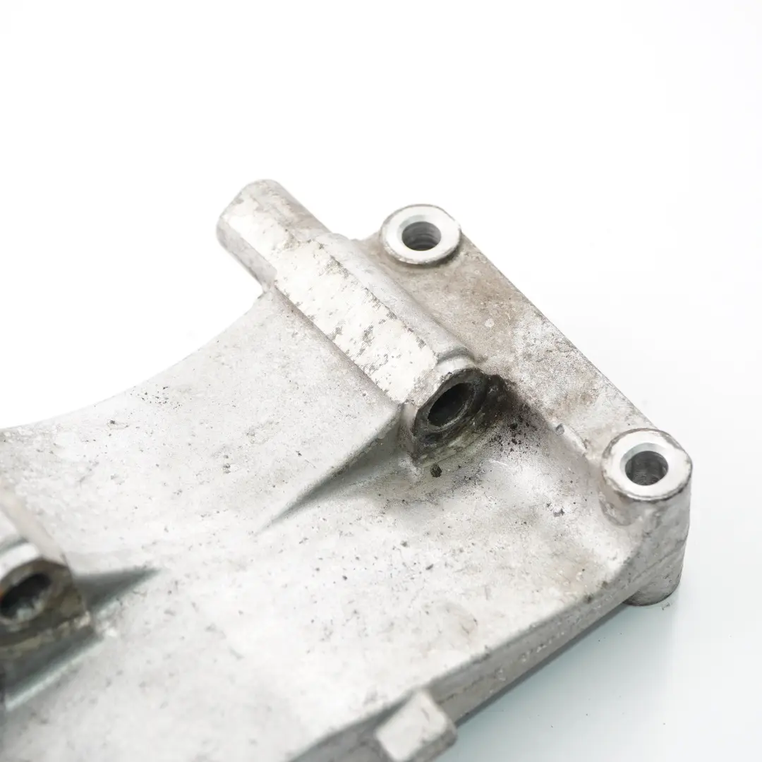 Wspornik Łapa Sprężarki Klimatyzacji Kompresora do Mercedes W906 o numerze A6512340139 Mercedes W906 Wspornik Łapa Sprężarki Klimatyzacji Kompresora - SKU A6512340139 - Numer Części A6512340139