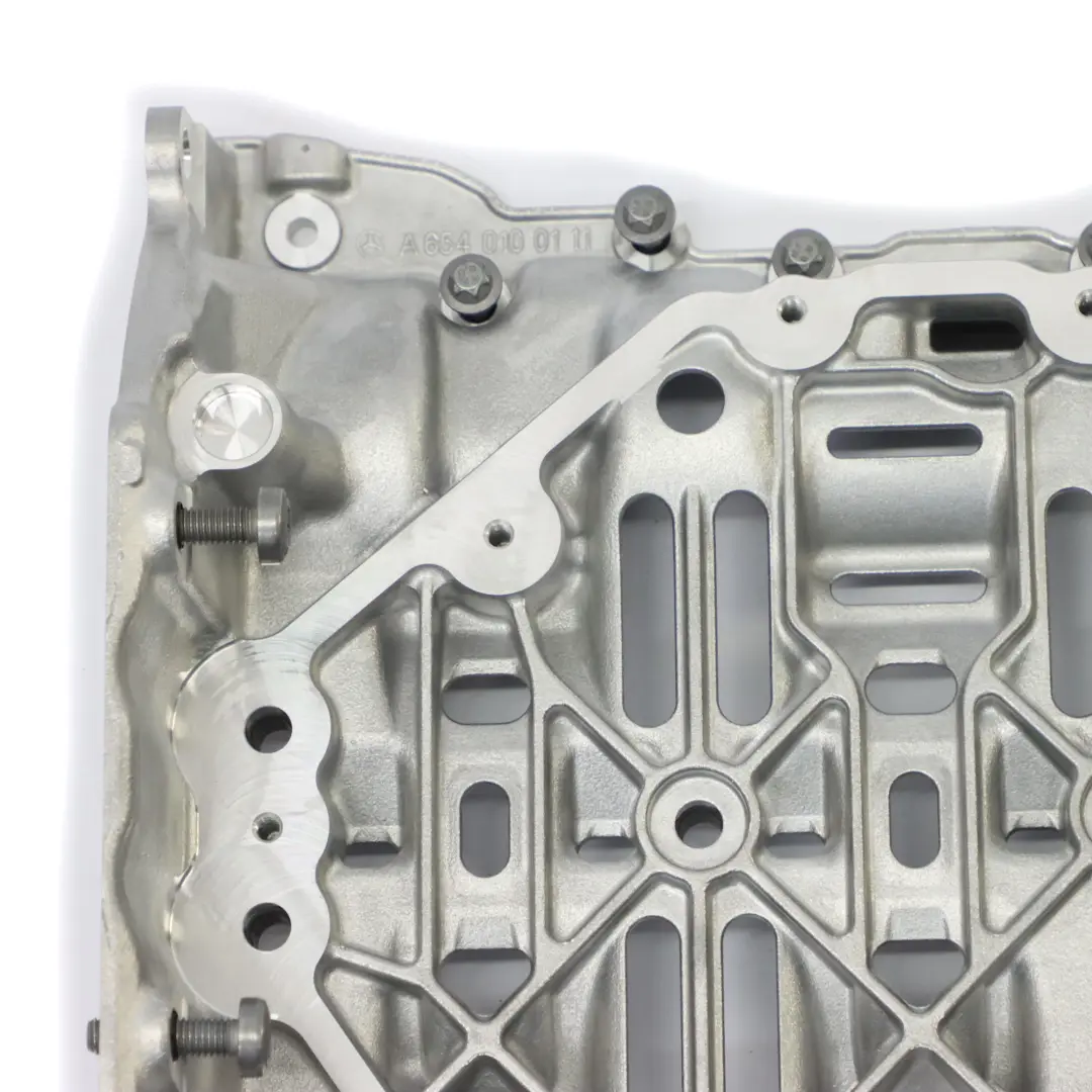 OM654.920 Tapa de la parte inferior del cárter para Mercedes Vito W447 con número de pieza A6540100111 Mercedes Vito W447 OM654.920 Tapa de la parte inferior del cárter - SKU A6540100111 - Número de pieza A6540100111