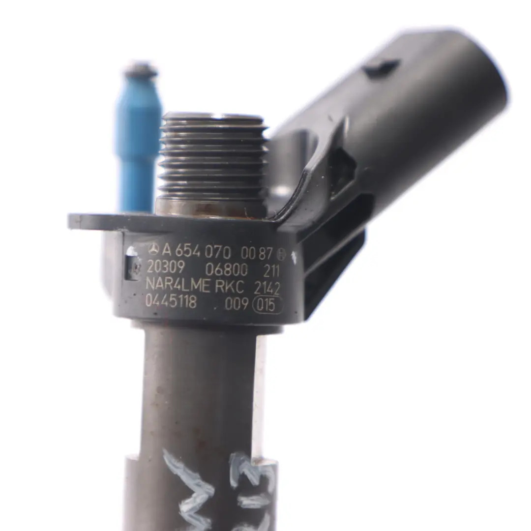 OM654 E220 E350 CDI Diesel Fuel Injector Nozzle to Mercedes W213 with Part number A6540700087 Mercedes W213 OM654 E220 E350 CDI Diesel Fuel Injector Nozzle - SKU A6540700087 - Part number A6540700087