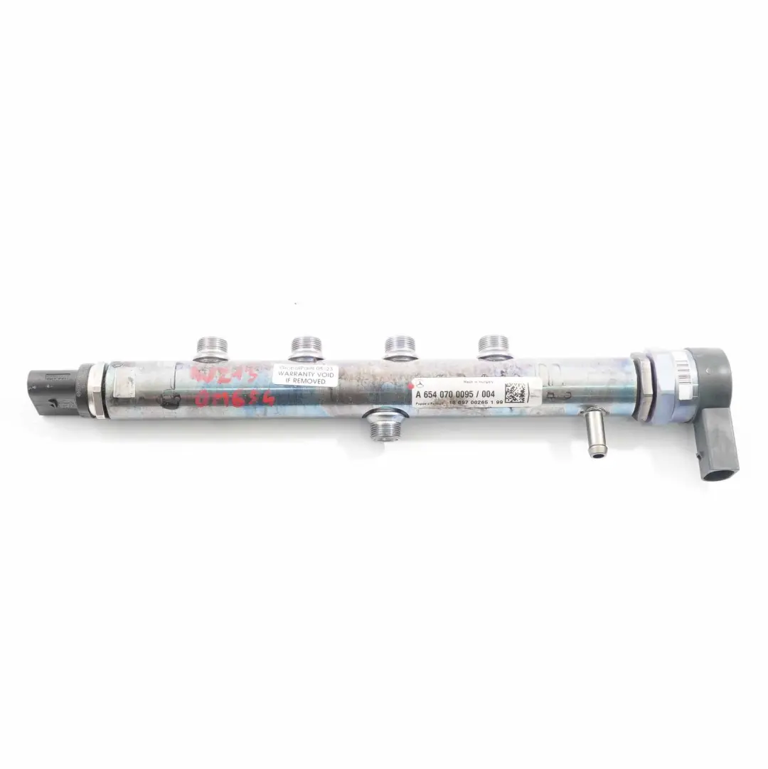 Rail Mercedes W213 OM654 High Pressure Fuel Rail to Fuel Injection with Part number A6540700095 Fuel Injection Rail Mercedes W213 OM654 High Pressure Fuel Rail - SKU A6540700095 - Part number A6540700095