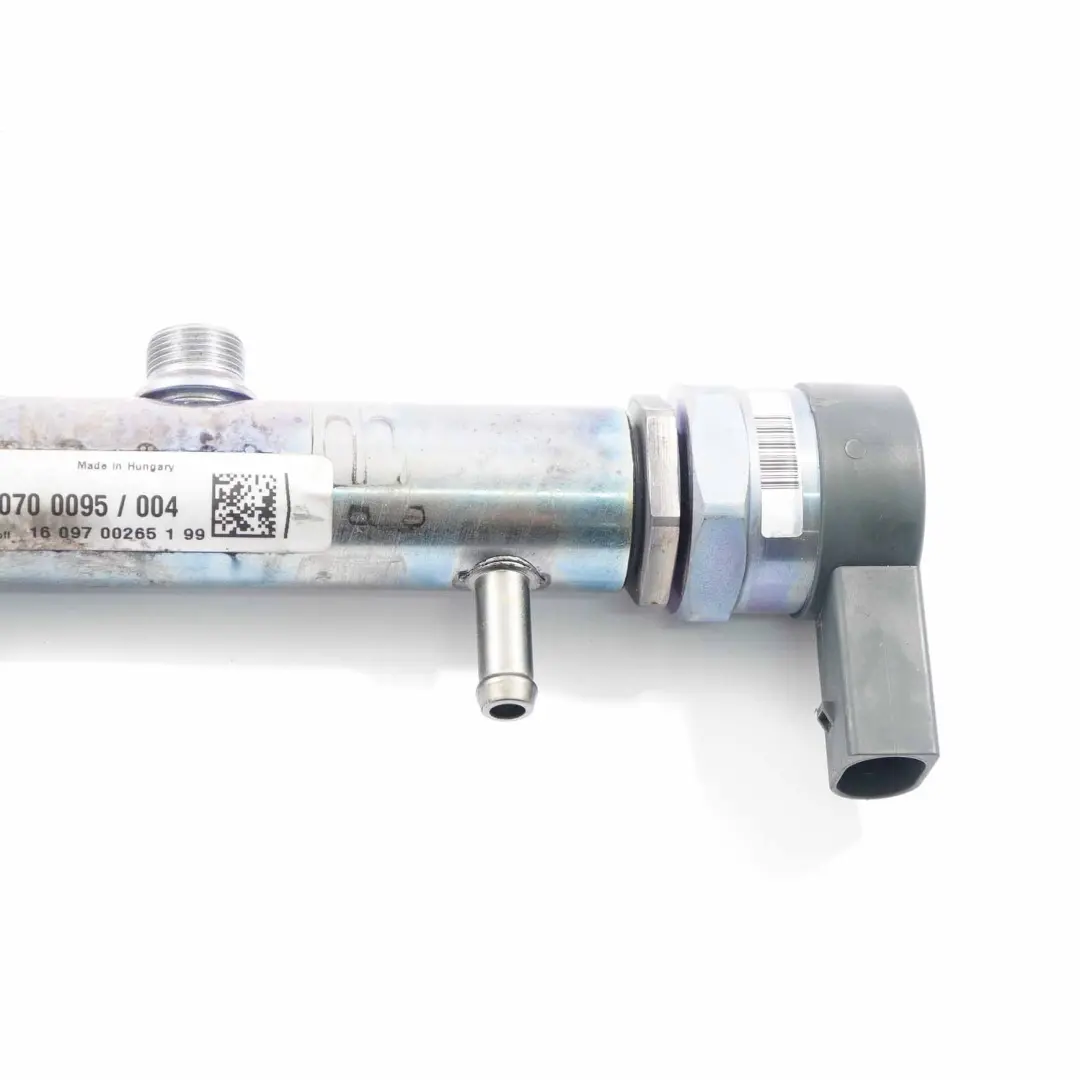 Rail de Inyección de Combustible Mercedes W213 OM654 Alta Presión para con número de pieza A6540700095 Rail de Inyección de Combustible Mercedes W213 OM654 Alta Presión - SKU A6540700095 - Número de pieza A6540700095