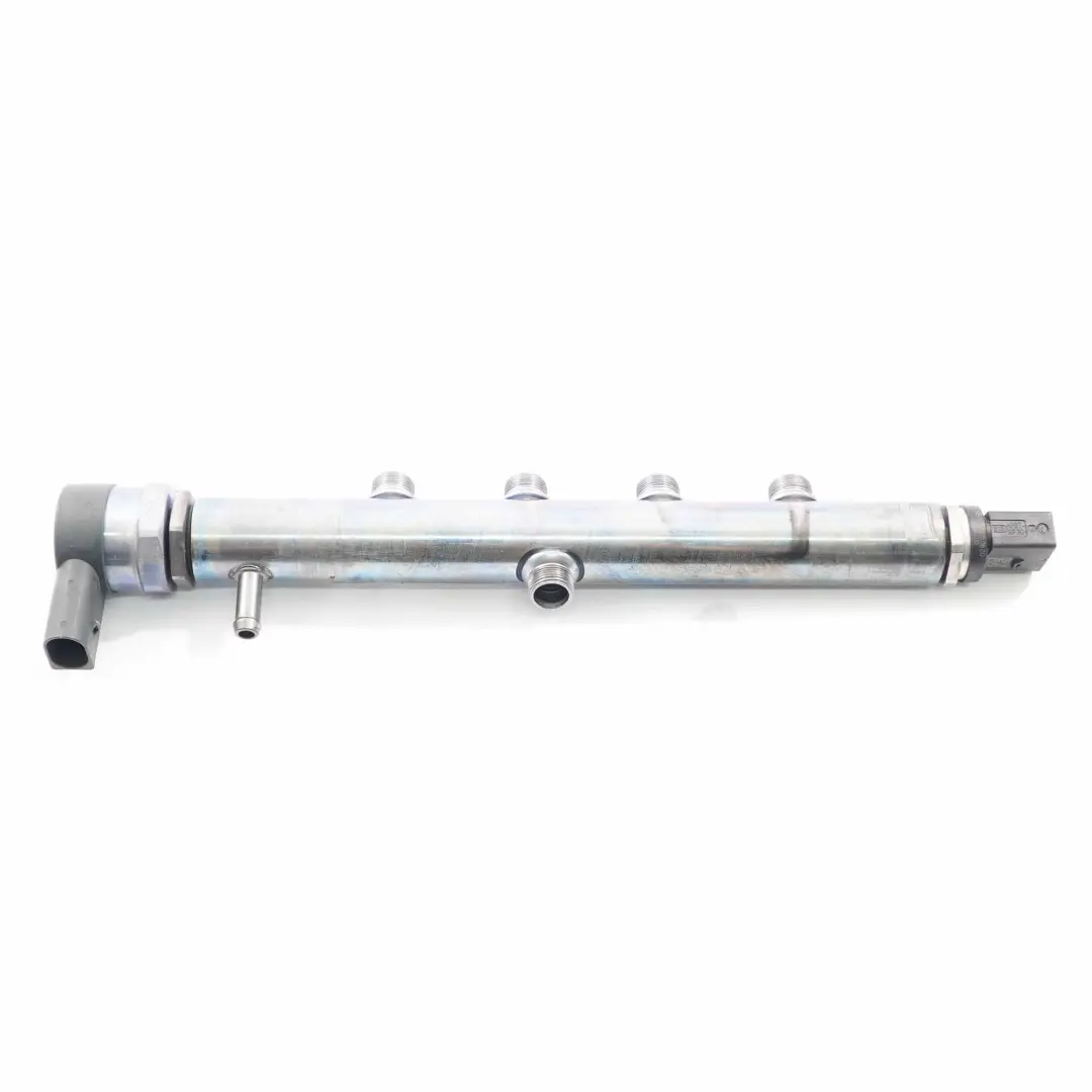  Rail d'injection Mercedes W213 OM654 Rail Carburant Haute Pression - SKU A6540700095 - Numéro de pièce A6540700095