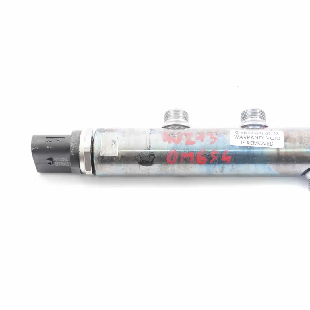  Rail de Inyección de Combustible Mercedes W213 OM654 Alta Presión - SKU A6540700095 - Número de pieza A6540700095