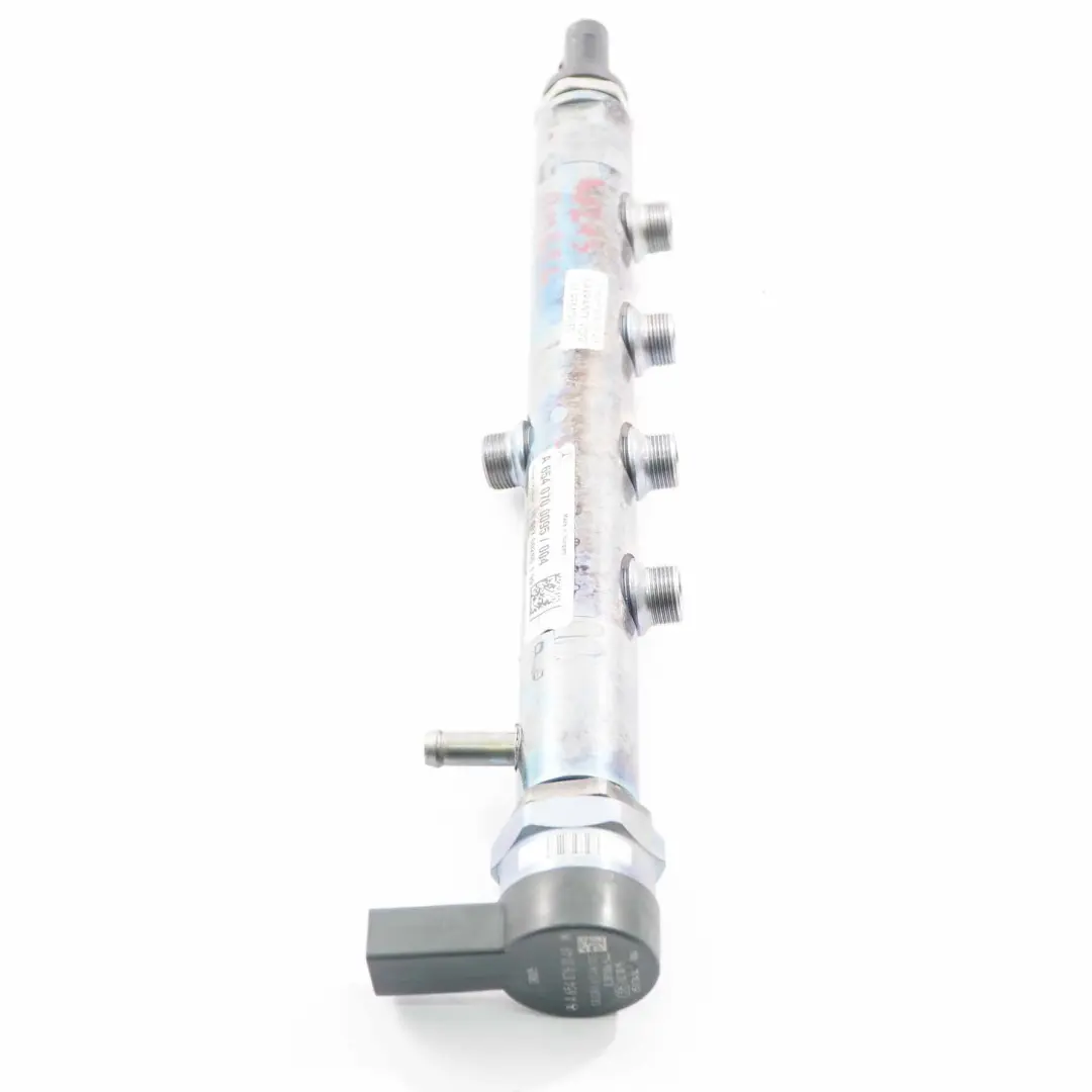  Rail de Inyección de Combustible Mercedes W213 OM654 Alta Presión - SKU A6540700095 - Número de pieza A6540700095