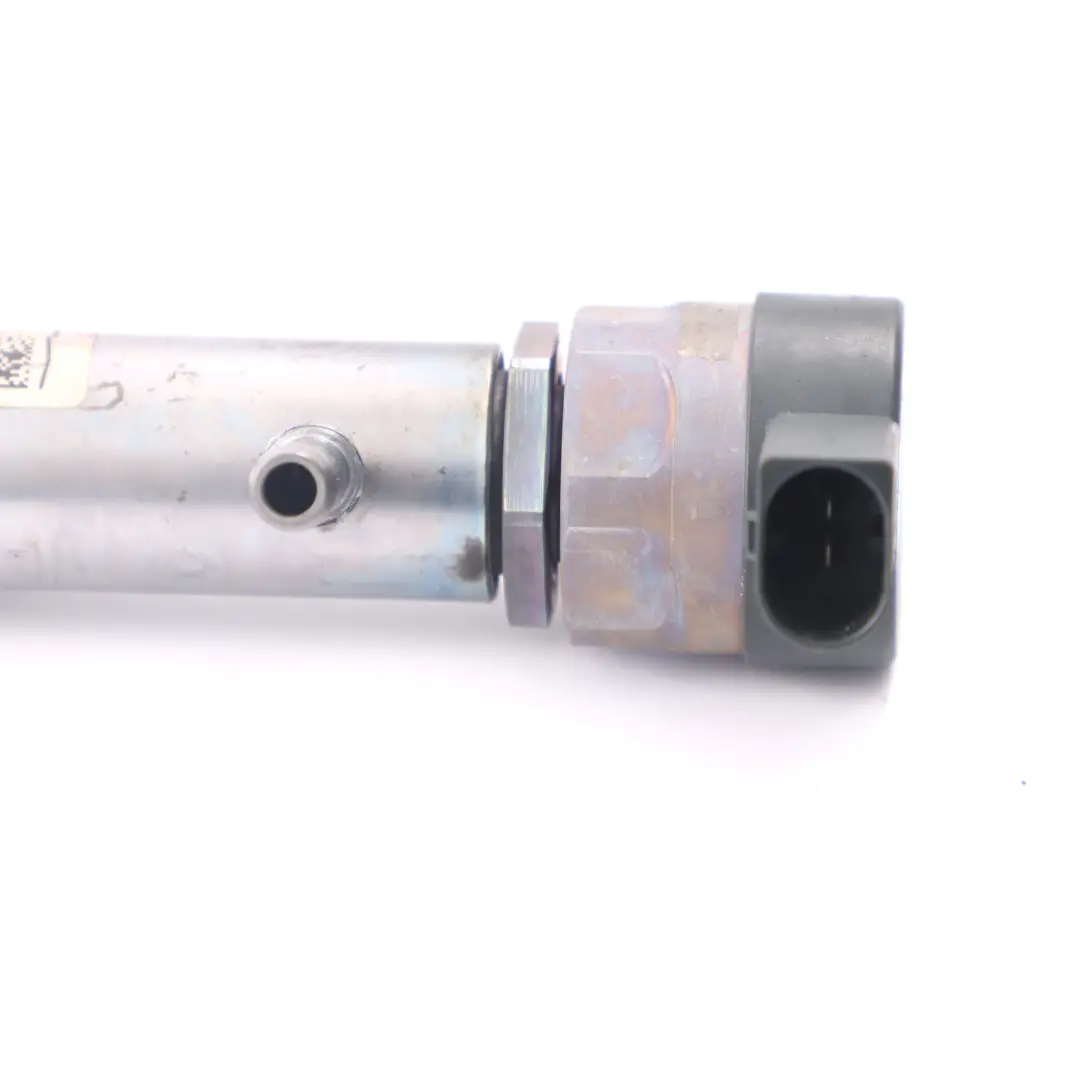 OM654.920 Diesel Fuel Injector Pressure Rail Line to Mercedes W205 W213 with Part number A6540700195 Mercedes W205 W213 OM654.920 Diesel Fuel Injector Pressure Rail Line - SKU A6540700195 - Part number A6540700195