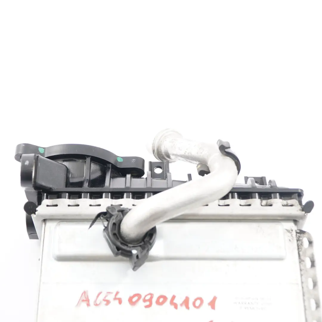 OM654 Diesel Chłodnica Intercooler do Mercedes W213 o numerze A6540904101 Mercedes W213 OM654 Diesel Chłodnica Intercooler - SKU A6540904101 - Numer Części A6540904101